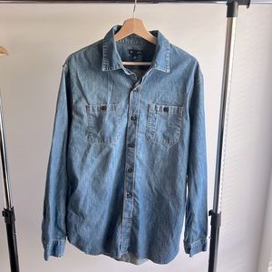 Gap Chambray long-sleeve button down. Size L. Shirt shows no signs of wear.